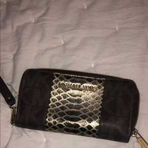 Michael kors wallet